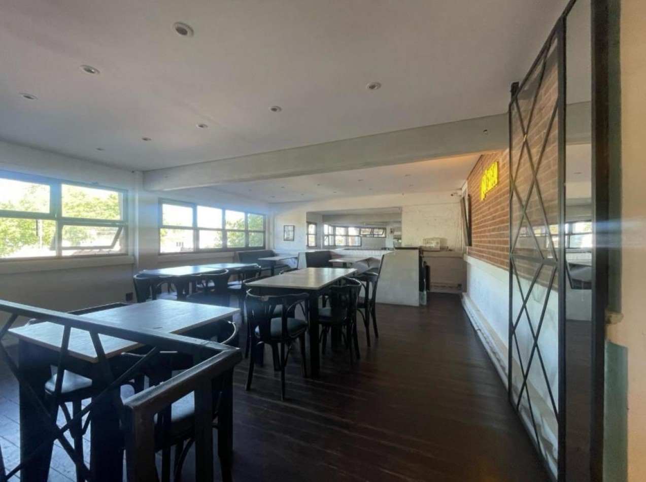 Excelente Local en Pinamar