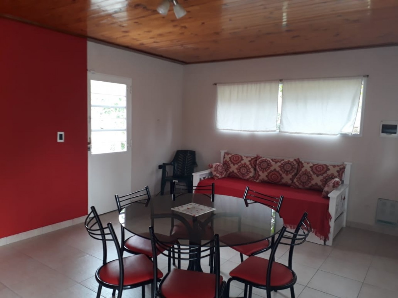 Casa frente al golf de Villa Gesell ( con dos departamentos )