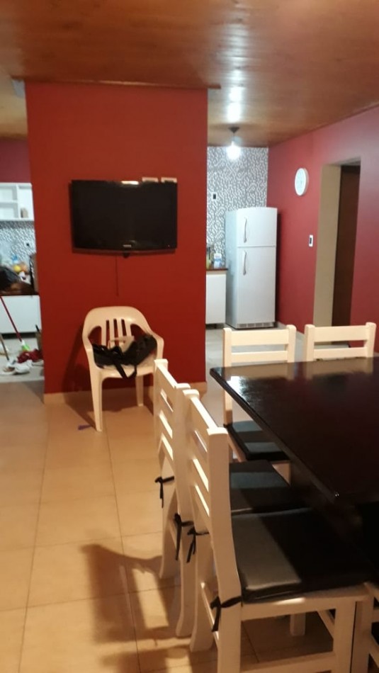 Casa frente al golf de Villa Gesell ( con dos departamentos )