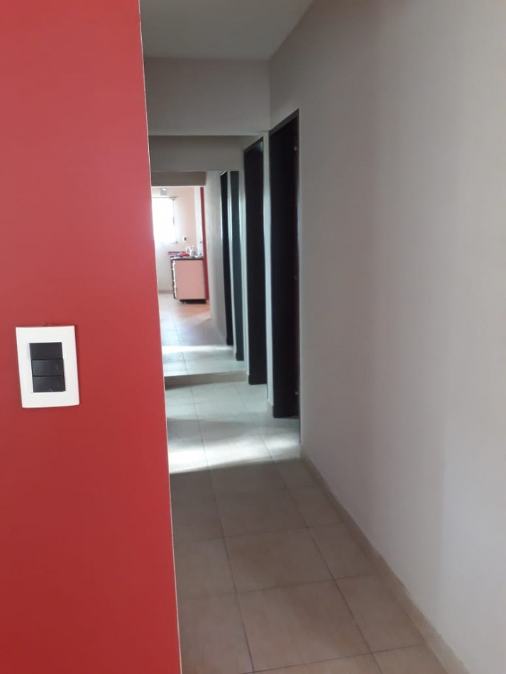 Casa frente al golf de Villa Gesell ( con dos departamentos )