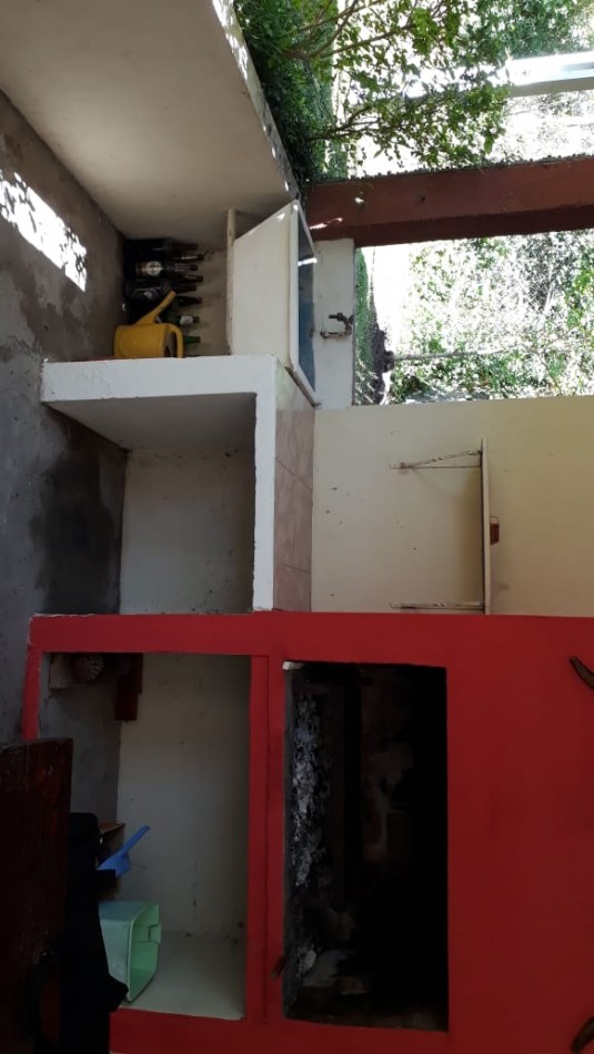 Casa frente al golf de Villa Gesell ( con dos departamentos )