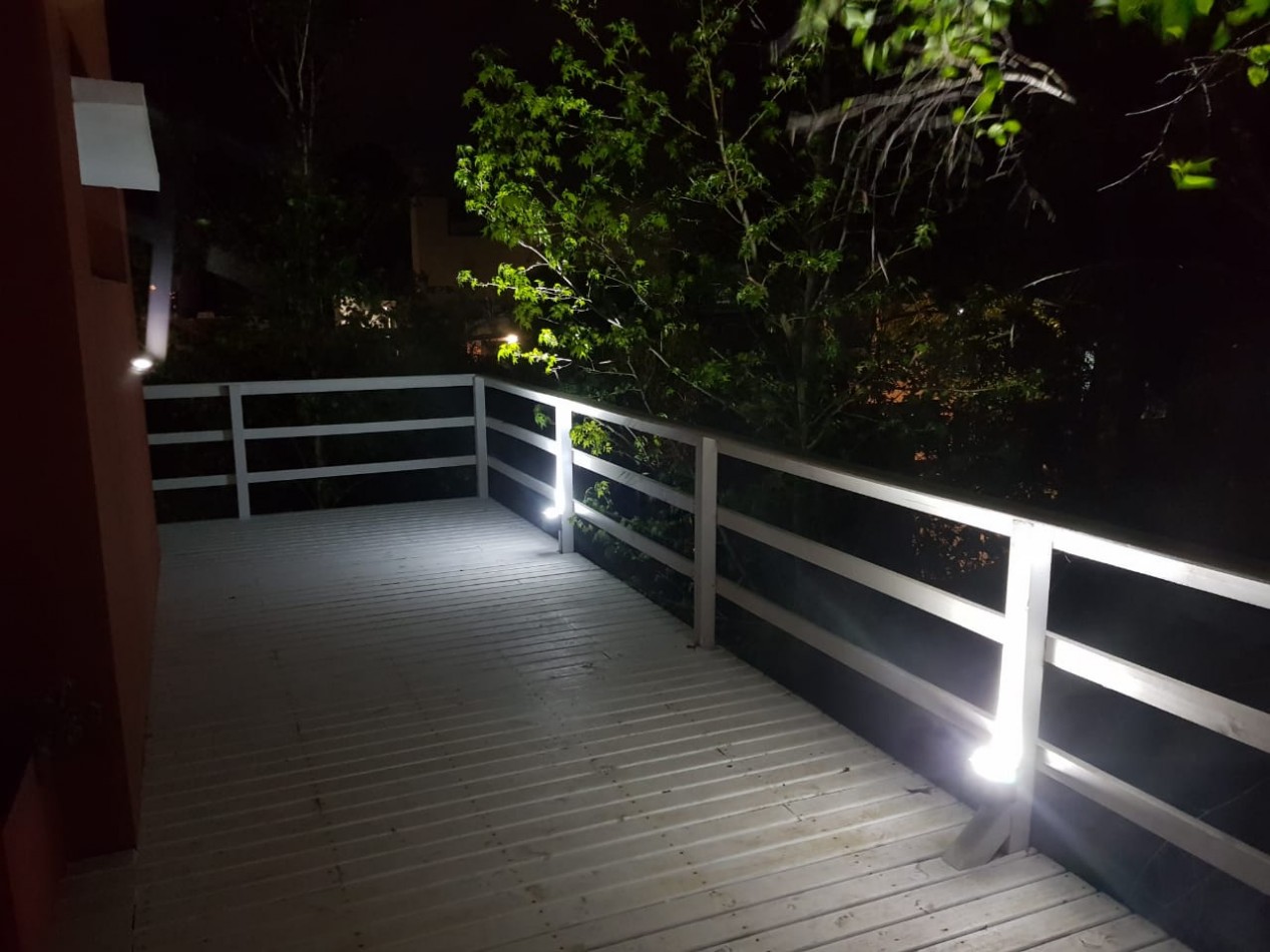 Casa frente al golf de Villa Gesell ( con dos departamentos )